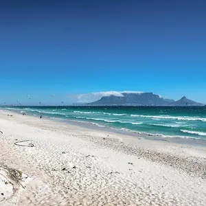 Apartment 103 Lacabina, Bloubergstrand