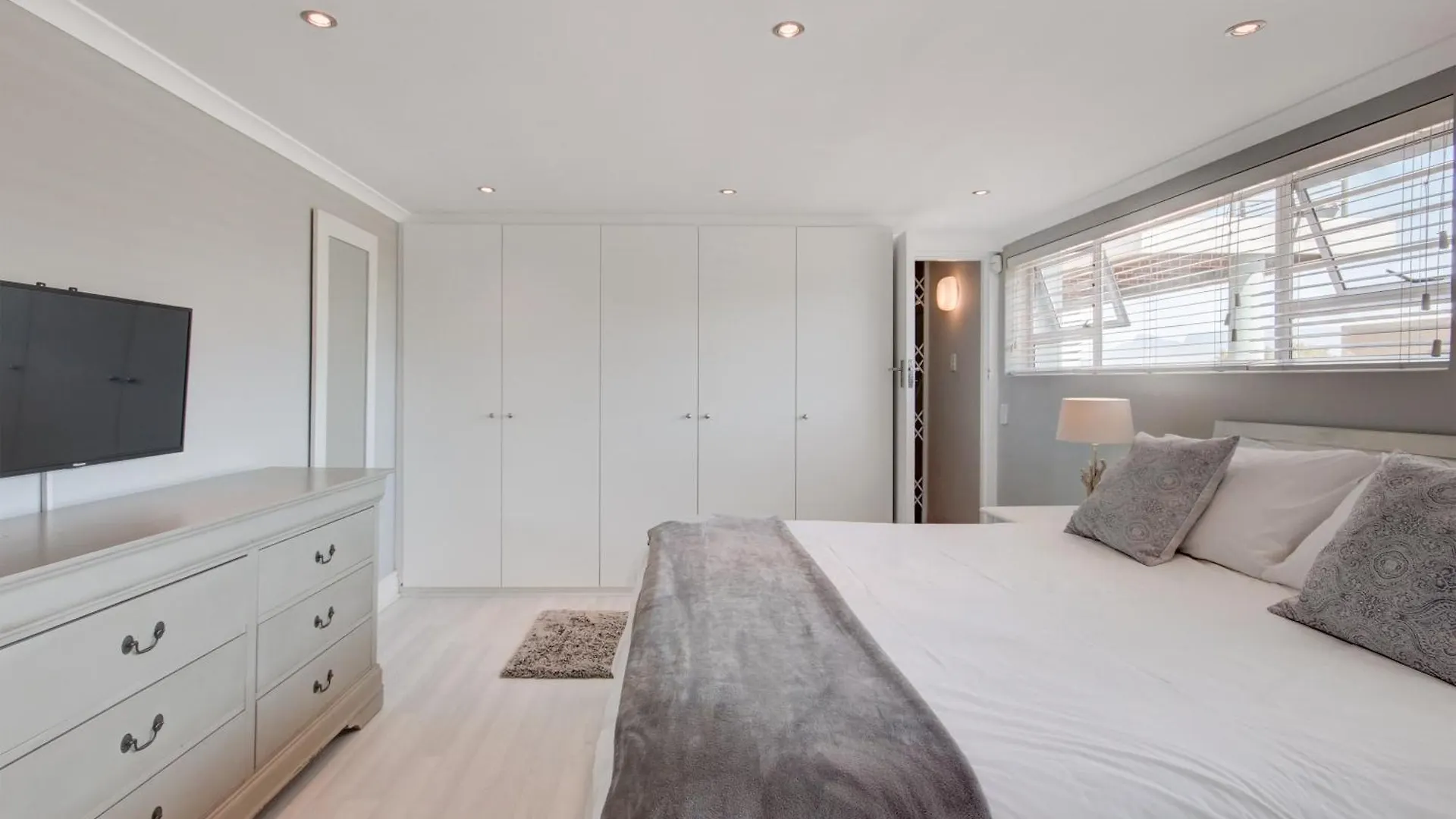 Holiday home Seaside Villa Bloubergstrand
