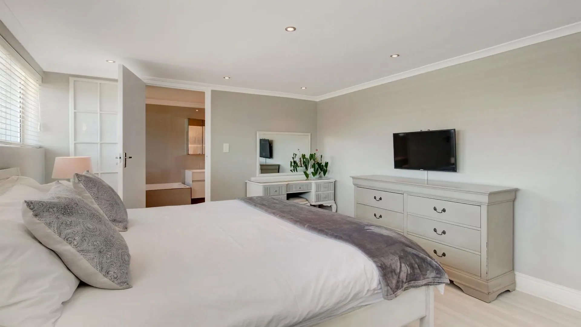 Seaside Villa Bloubergstrand Holiday home