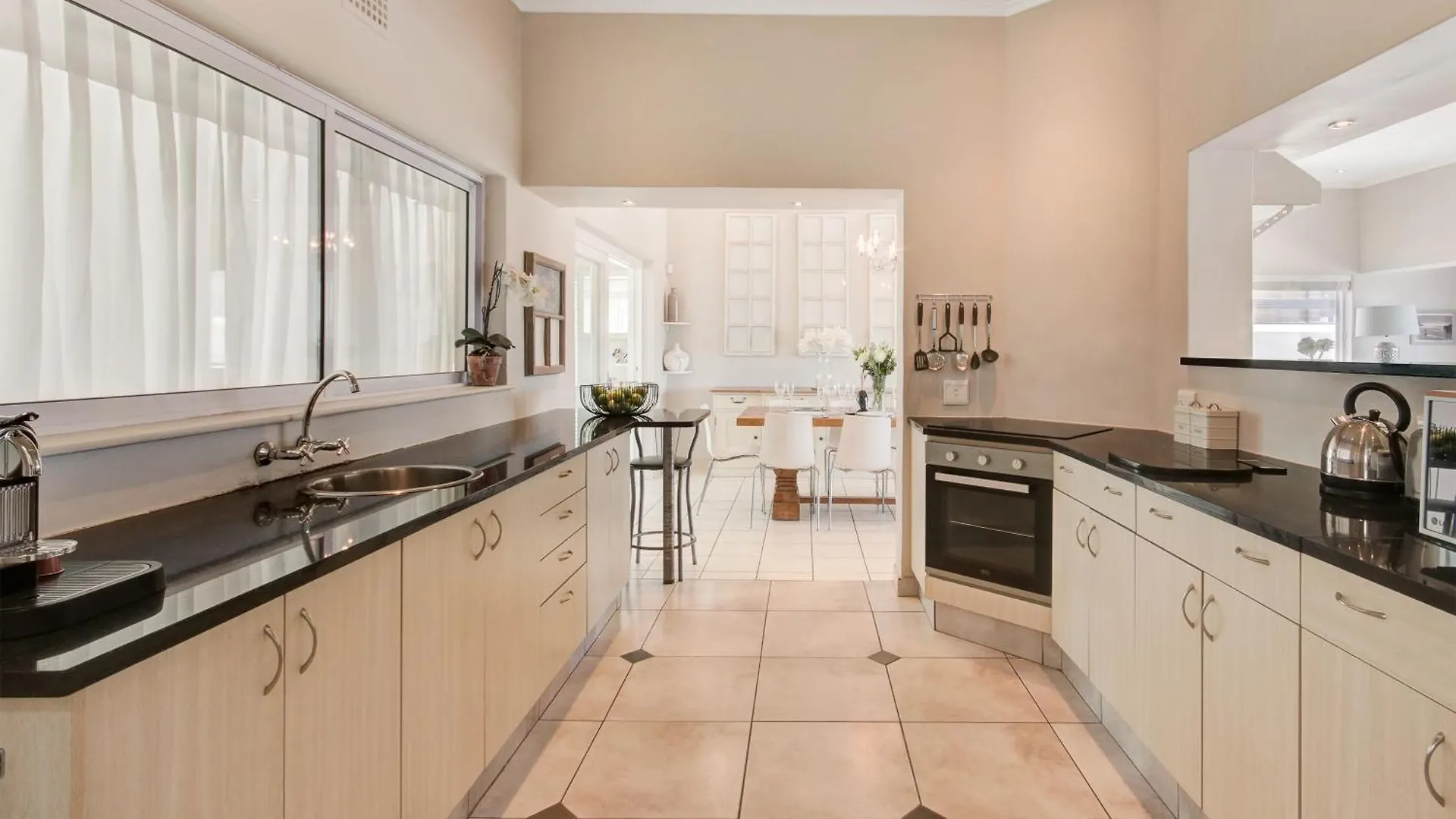 Holiday home Seaside Villa Bloubergstrand